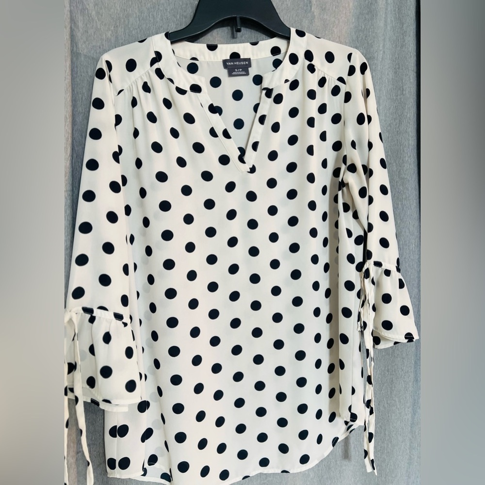 Women’s Van Heusen polyester, 3/4 sleeve blouse